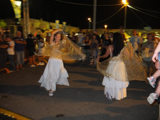 45-každý rok se v Itálii těšíme taky na sagru-venkovskou slavnost s folklórní hudbou a tancem